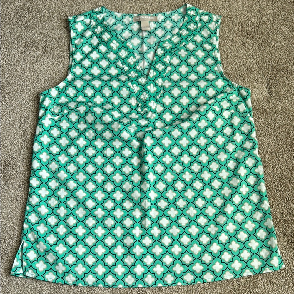 Banana Republic Green and White Blouse with Geometric Pattern